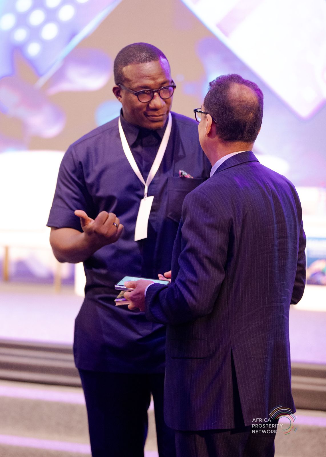 Samuel Amanor moderating a discussion